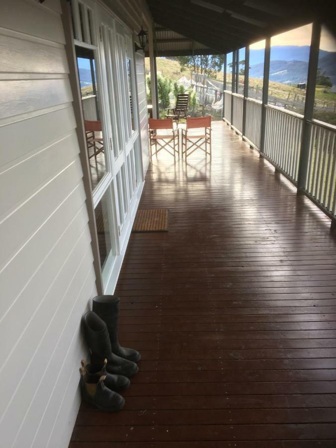 House On The Hill Bed And Breakfast Huonville Exteriör bild